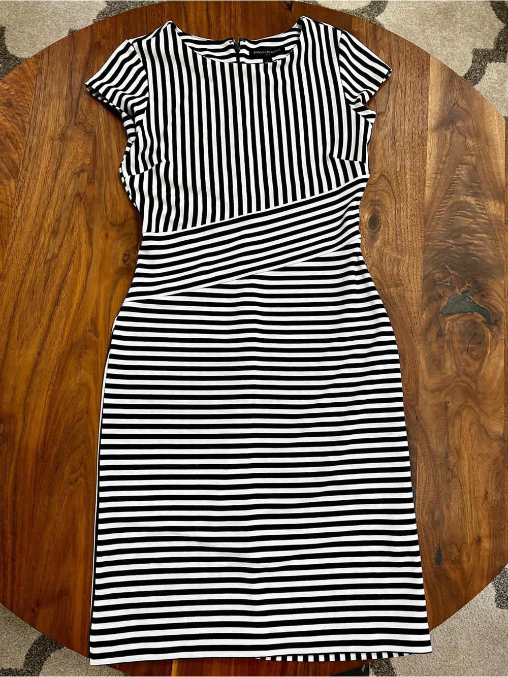 Banana republic Black & White Striped Cap-Sleeve Sheath Dress
